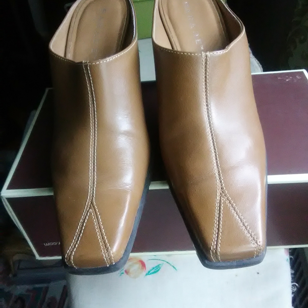 Shoe